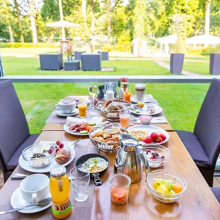 Victoria Hotel 4*