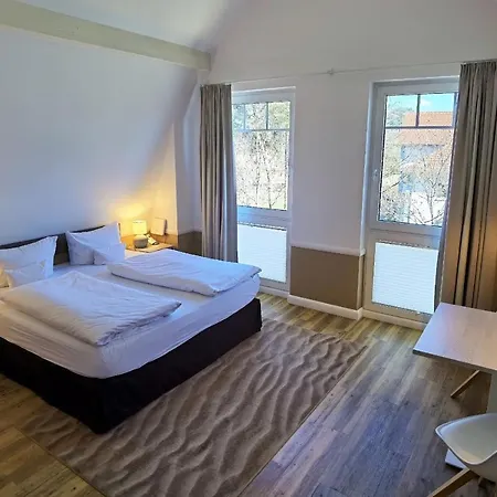Victoria 4*
