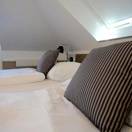 Victoria Hotel 4*